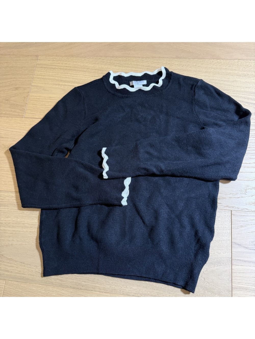 H&M Women's Black Sweater – Size XS